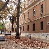 Il retro della caserma in piazza Balenzano: da qui sono passati tutti i ragazzi di Bari e provincia nati prima del 1985 e quindi obbligati alla visita di leva